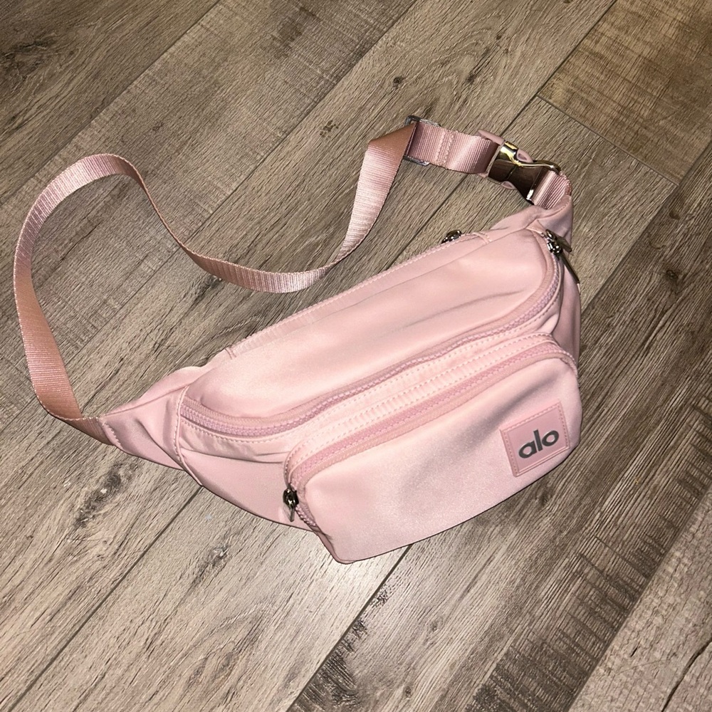 Alo Explorer Fanny Pack